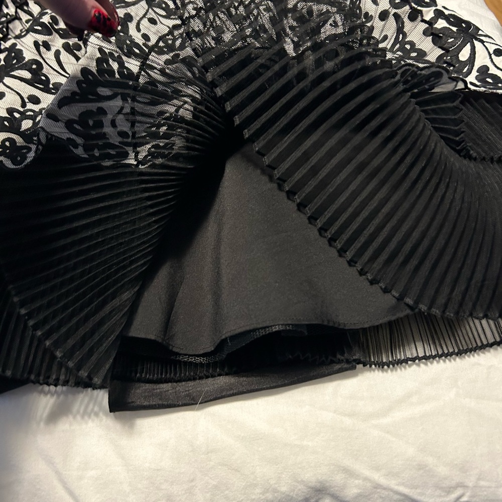 Betsy Johnson Dress - Picture 4 of 6